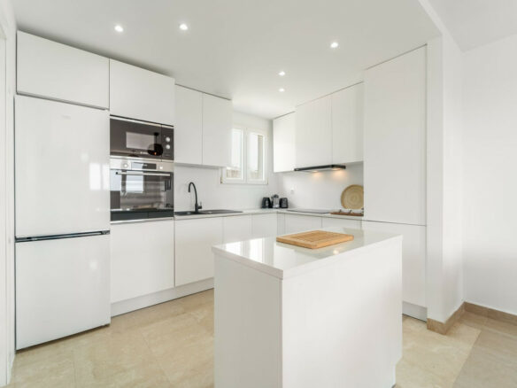 3-bedroom Property In Manilva, Spain (125 M²)