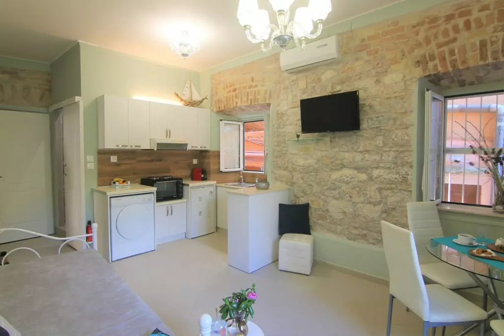 2-bedroom Flat In Corfu, Greece (59 M²)