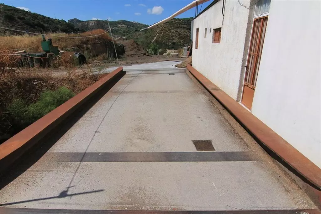 For Sale Business 500 M² In Crete