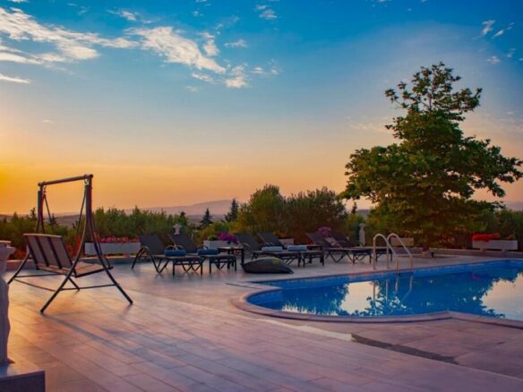 2-bedroom Villa In Nea Propontida, Greece (330 M²)