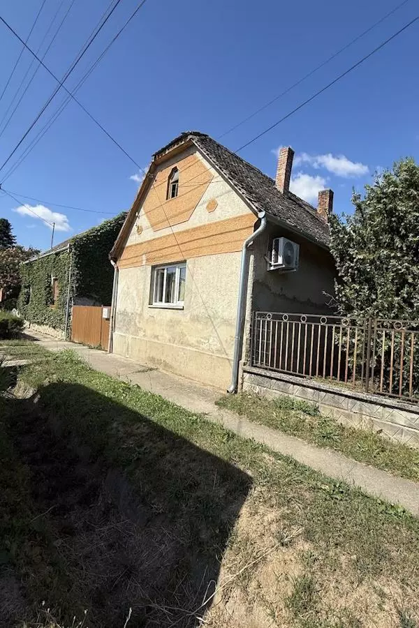 House In Vásárosdombó, Baranya