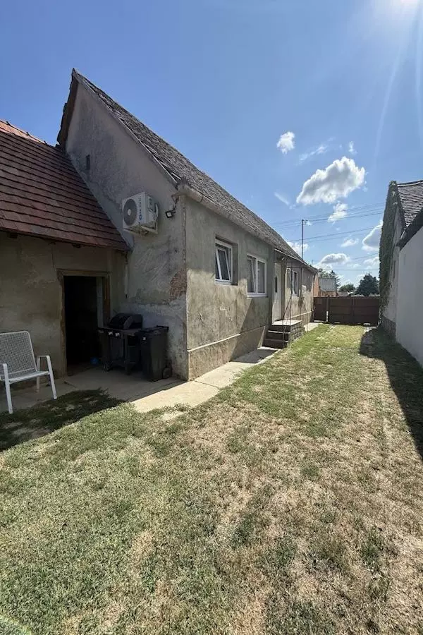 House In Vásárosdombó, Baranya
