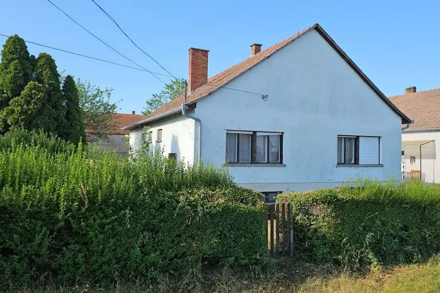 House In Bonyhád, Tolna