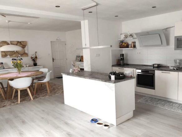 House Of 100 M² With 0 Features In Iharos, Somogy