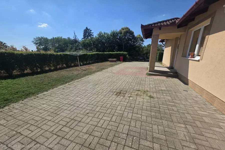 House In Vásárosbéc-diópuszta, Baranya