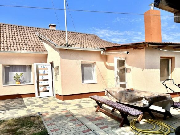 House Of 100 M² In Karmacs, Zala