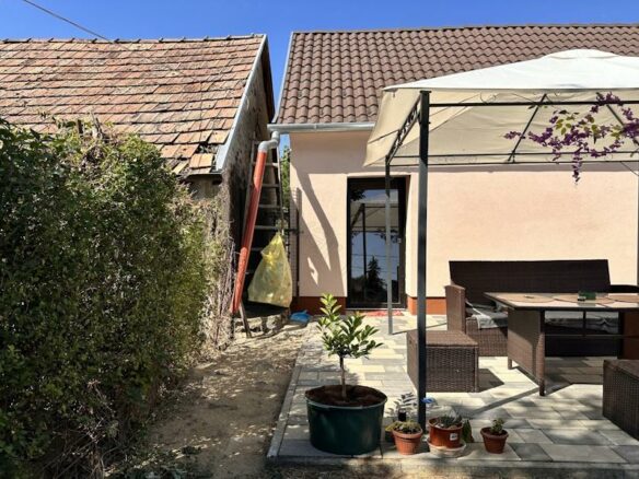 House Of 100 M² In Karmacs, Zala
