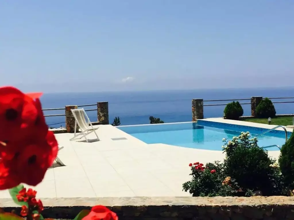 For Sale Villa 340 M² In Crete