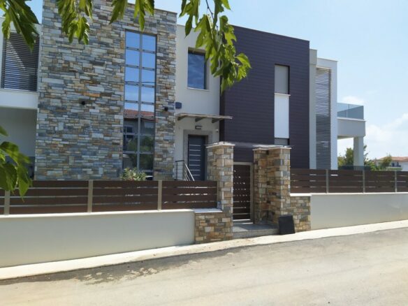 5-bedroom Villa In Kassandra, Greece (370 M²)