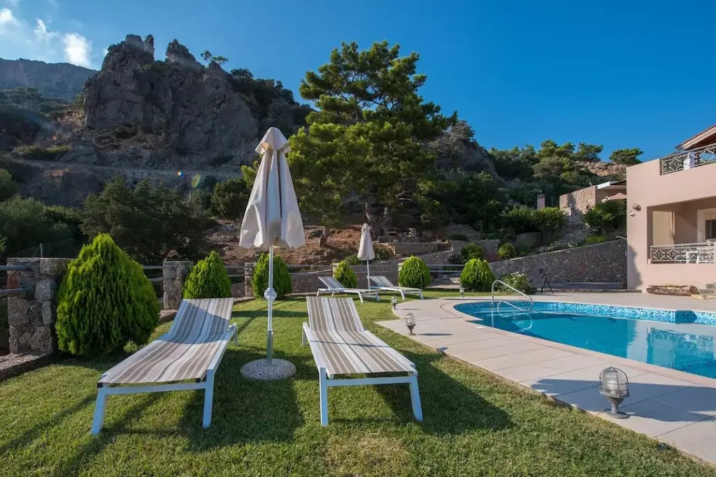 For Sale Villa 340 M² In Crete
