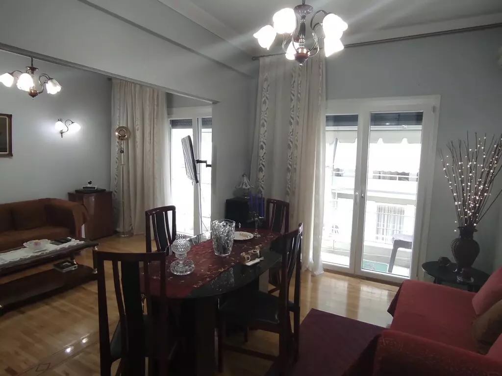 1-bedroom Flat In Alimos, Greece (80 M²)