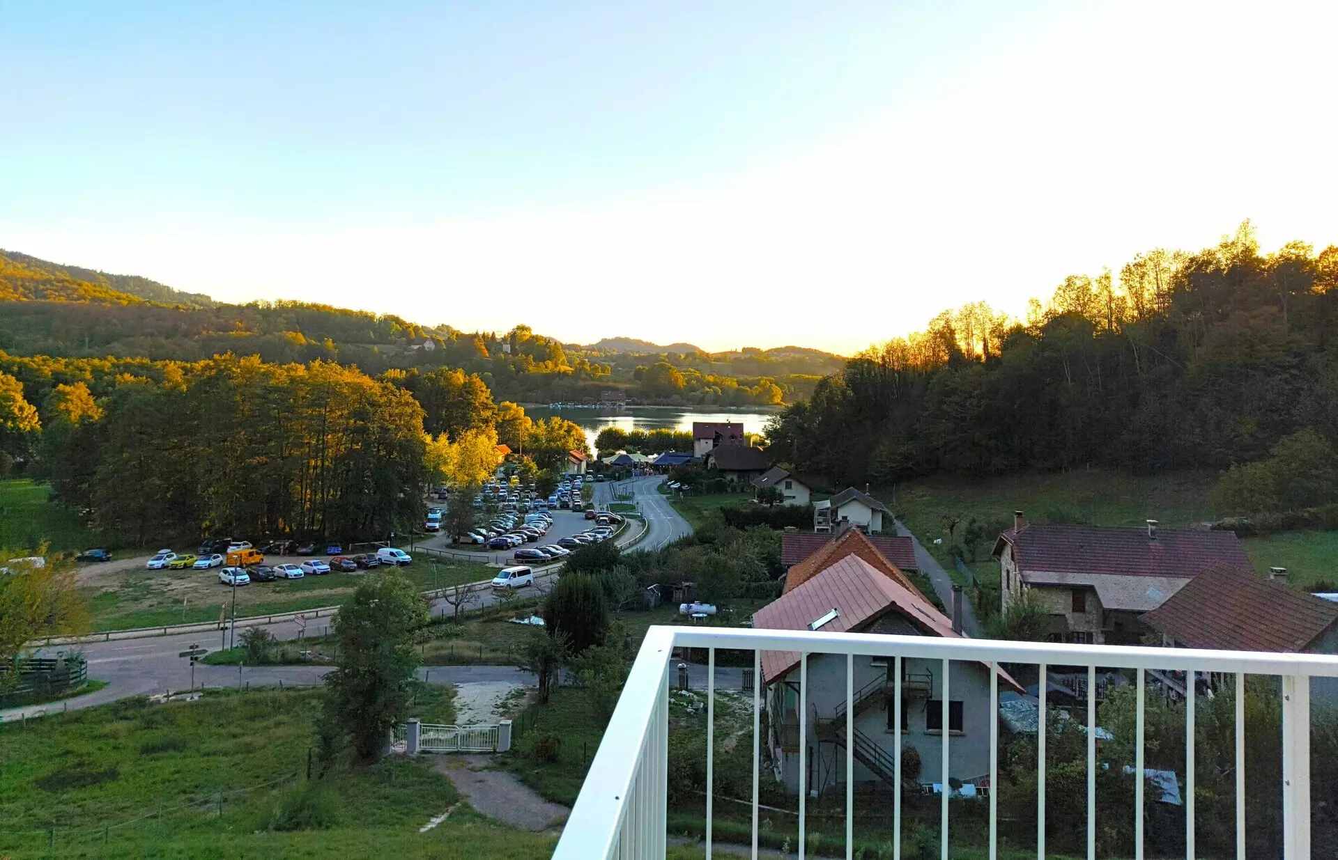 House Of 180 M² With Lake Views In Aiguebelette