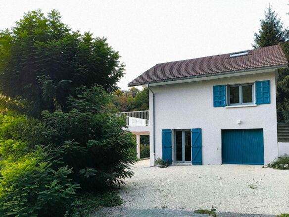 House Of 180 M² With Lake Views In Aiguebelette