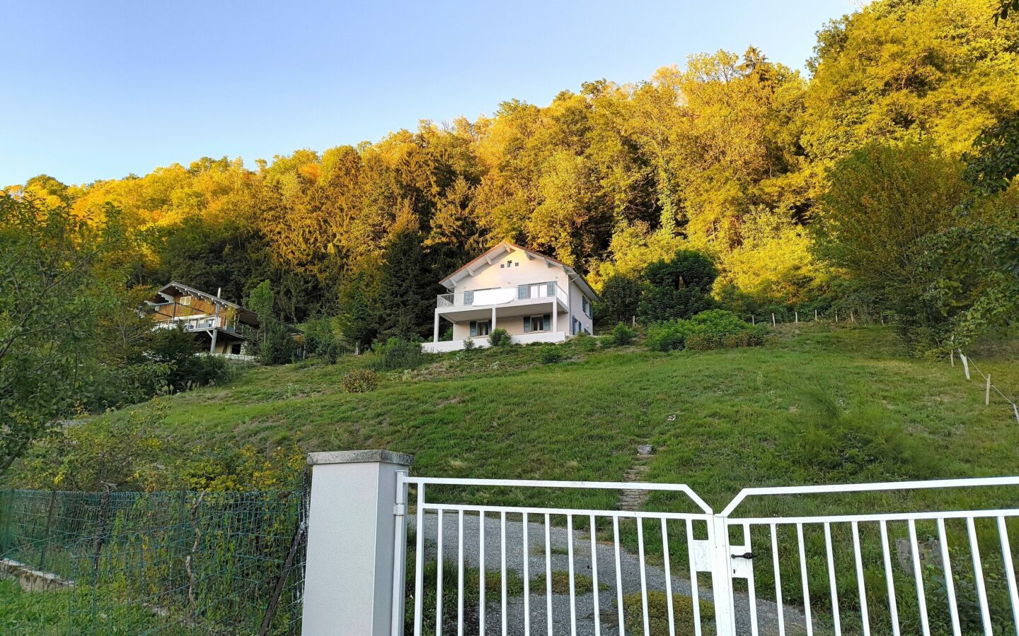 House Of 180 M² With Lake Views In Aiguebelette
