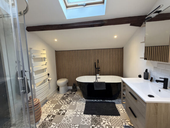 4-bedroom Country House In Bellon, France (161 M²)