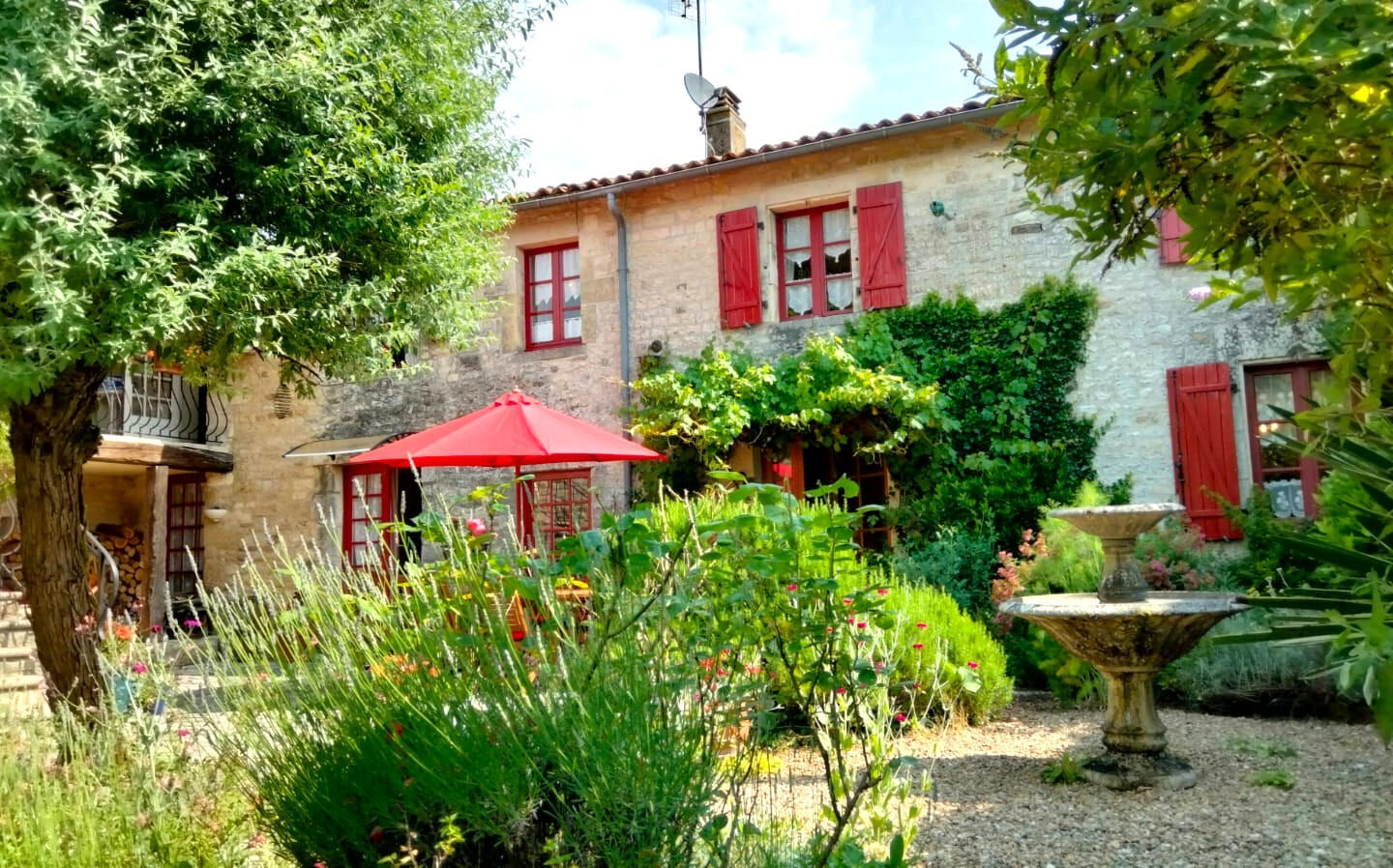 3-bedroom Village House In Salles-de-villefagnan, France (155 M²)