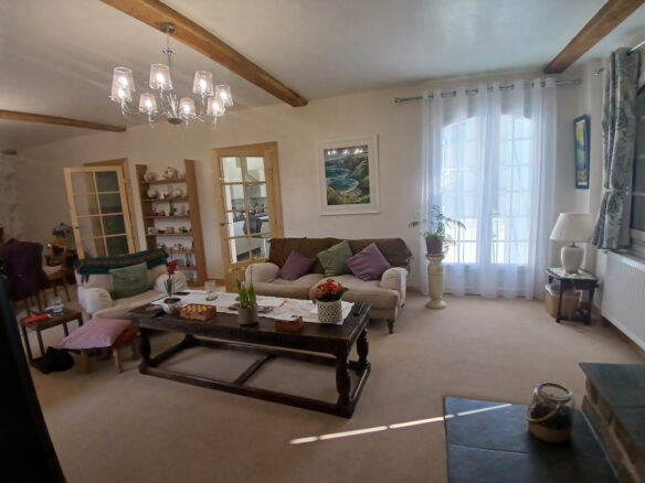 5-bedroom House In La Coquille, France (195 M²)