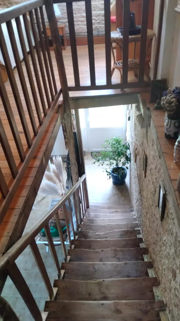 Apartment Of 180 M² With 4 Bedrooms And Barns In Charente