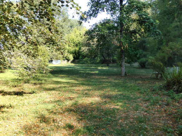House Of 100 M² With 4 Beds, Riverside, Outbuildings, Views In Old Mill