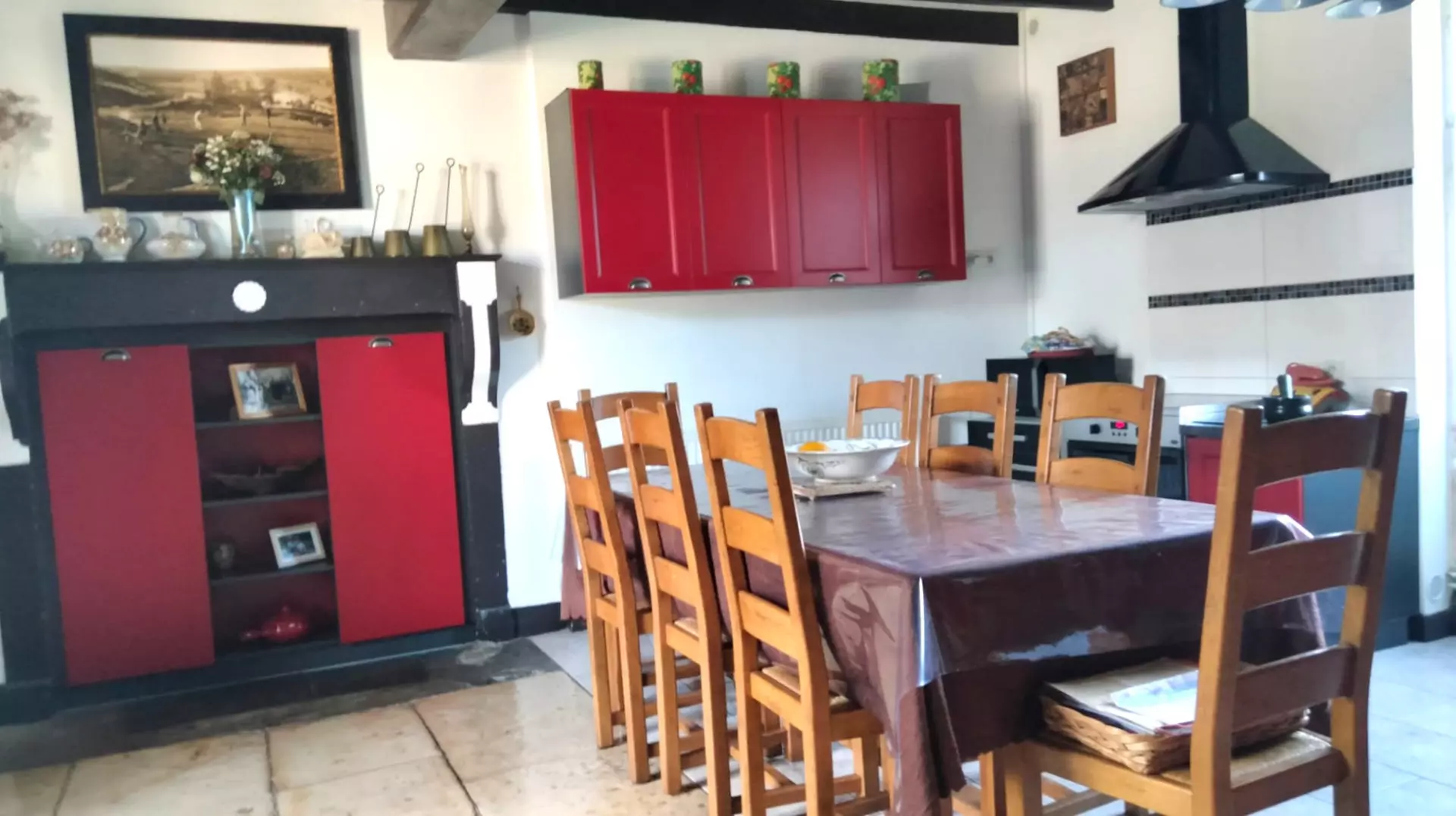 Apartment Of 180 M² With 4 Bedrooms And Barns In Charente