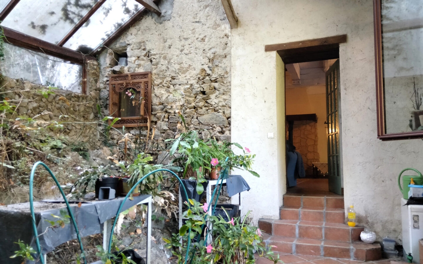 House Of 100 M² With 4 Beds, Riverside, Outbuildings, Views In Old Mill