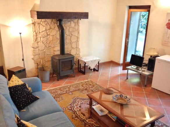 House Of 100 M² With 4 Beds, Riverside, Outbuildings, Views In Old Mill
