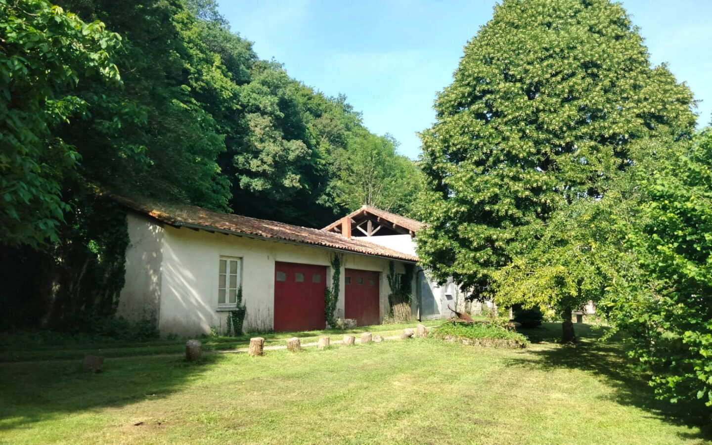 6-bedroom Mill In Nanteuil-en-vallee, France (294 M²)