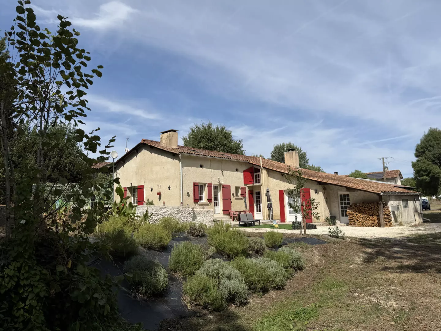 3-bedroom House In Saint-aigulin, France (109 M²)