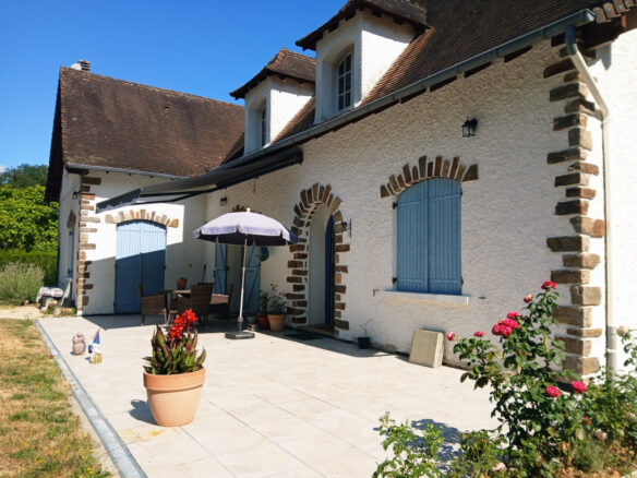 5-bedroom House In La Coquille, France (195 M²)