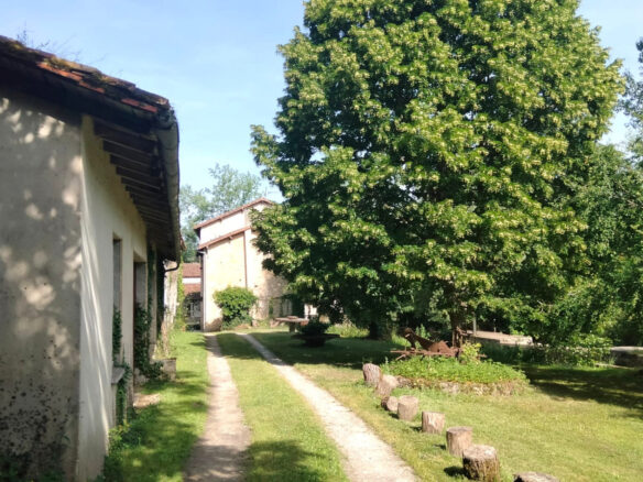 6-bedroom Mill In Nanteuil-en-vallee, France (294 M²)