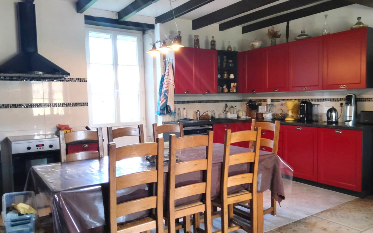 Apartment Of 180 M² With 4 Bedrooms And Barns In Charente