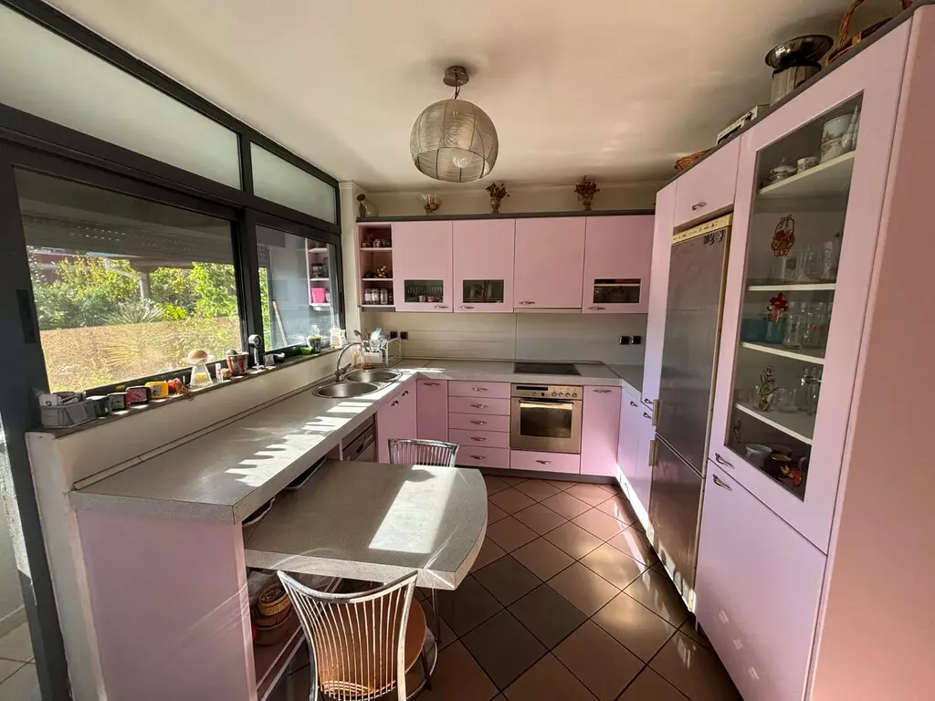 Detached House Of 227 M² In Attica