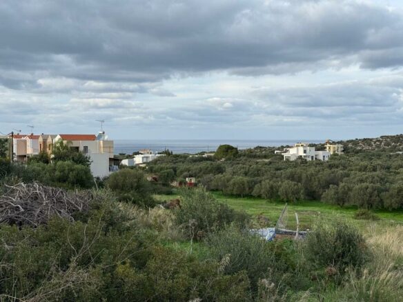 Land Of 800 M² In Crete