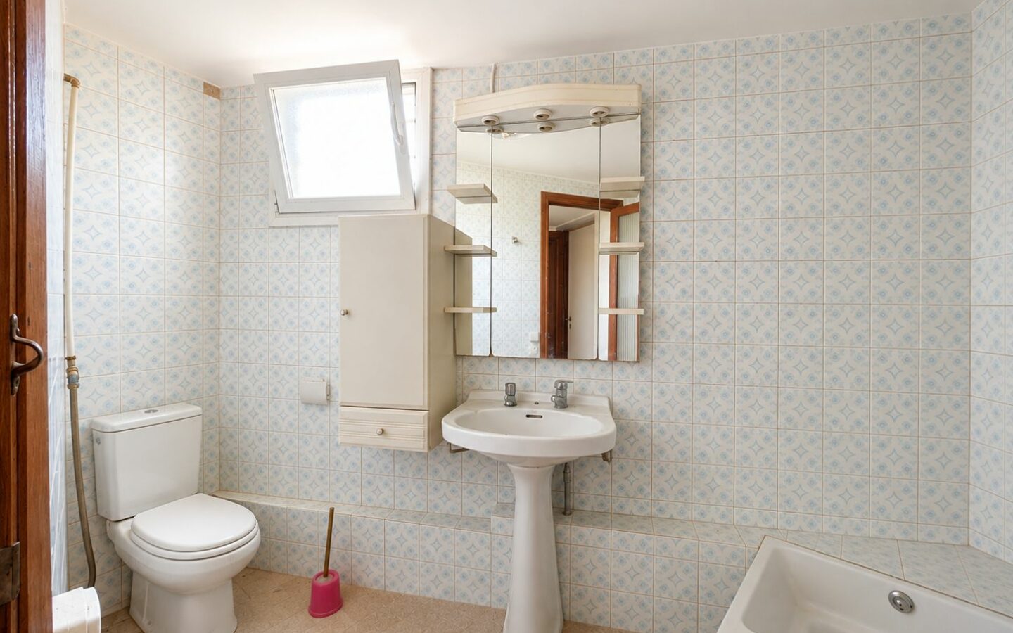 4-bedroom Villa In Gata De Gorgos, Spain (195 M²)