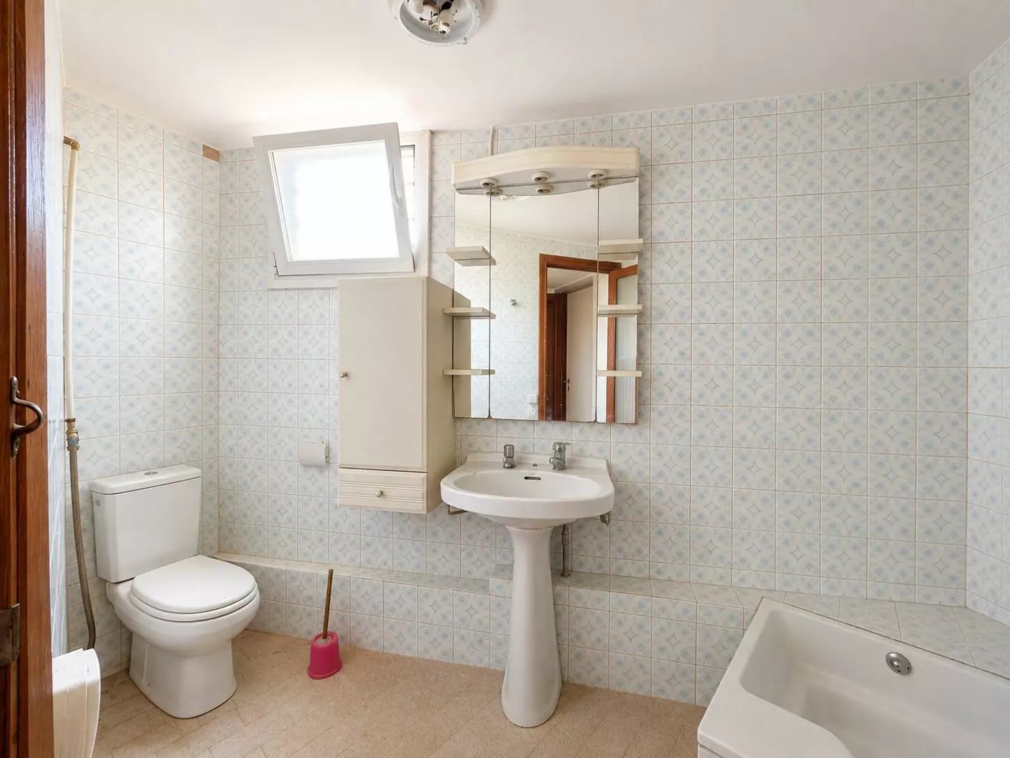 4-bedroom Villa In Gata De Gorgos, Spain (195 M²)