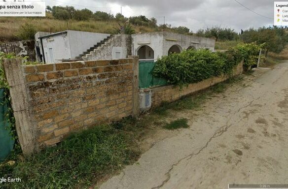 Villa Of 300 M² With Land In Sicily