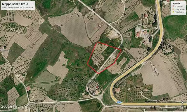 Villa Of 300 M² With Land In Sicily