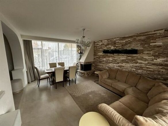 House / Villa For Sale.
