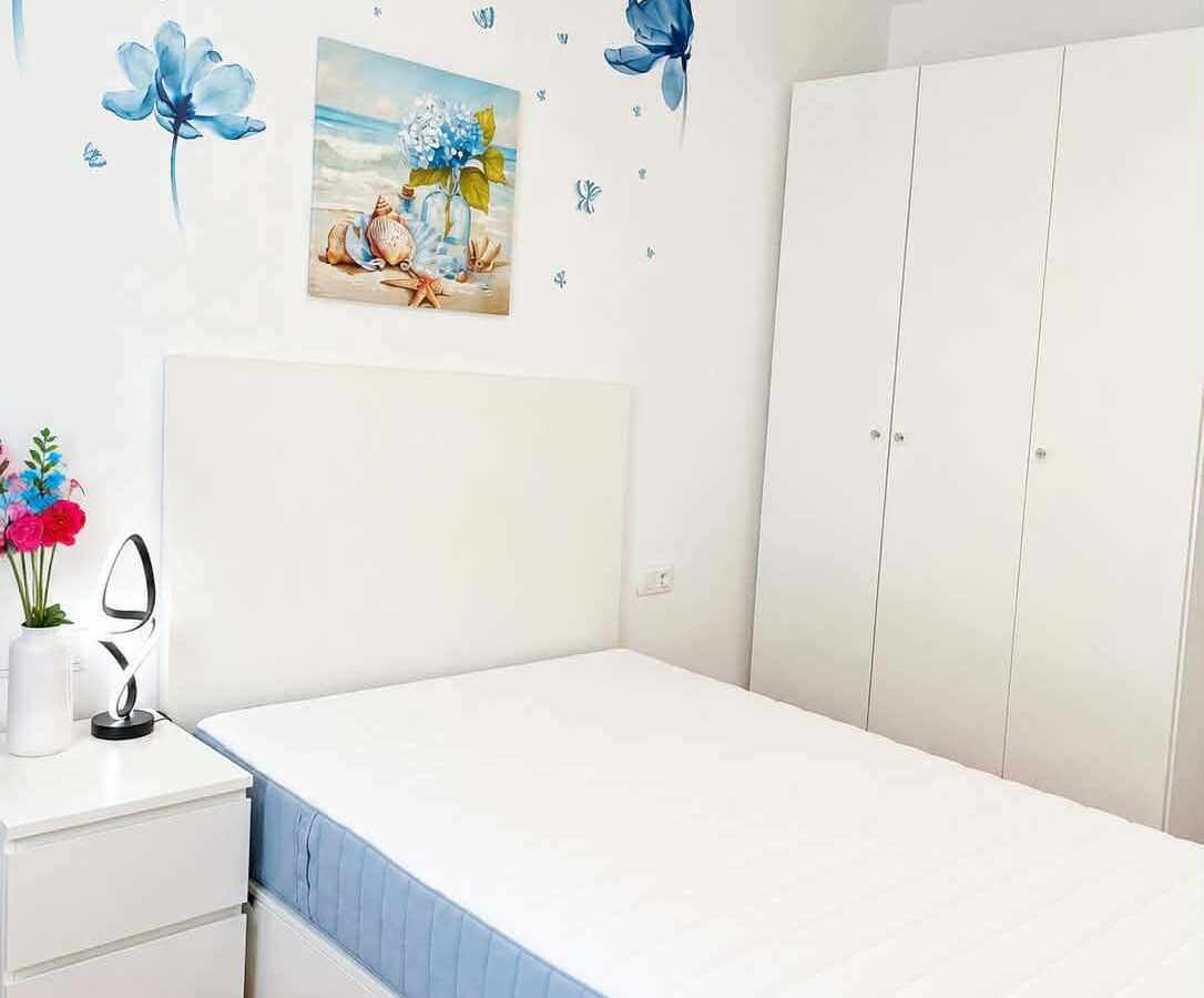 Exceptional Fully Renovated Apartment – Only 1 Minute From The Beach!