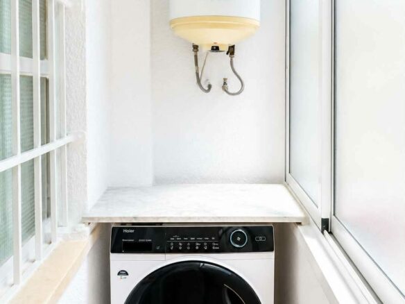 Exceptional Fully Renovated Apartment – Only 1 Minute From The Beach!