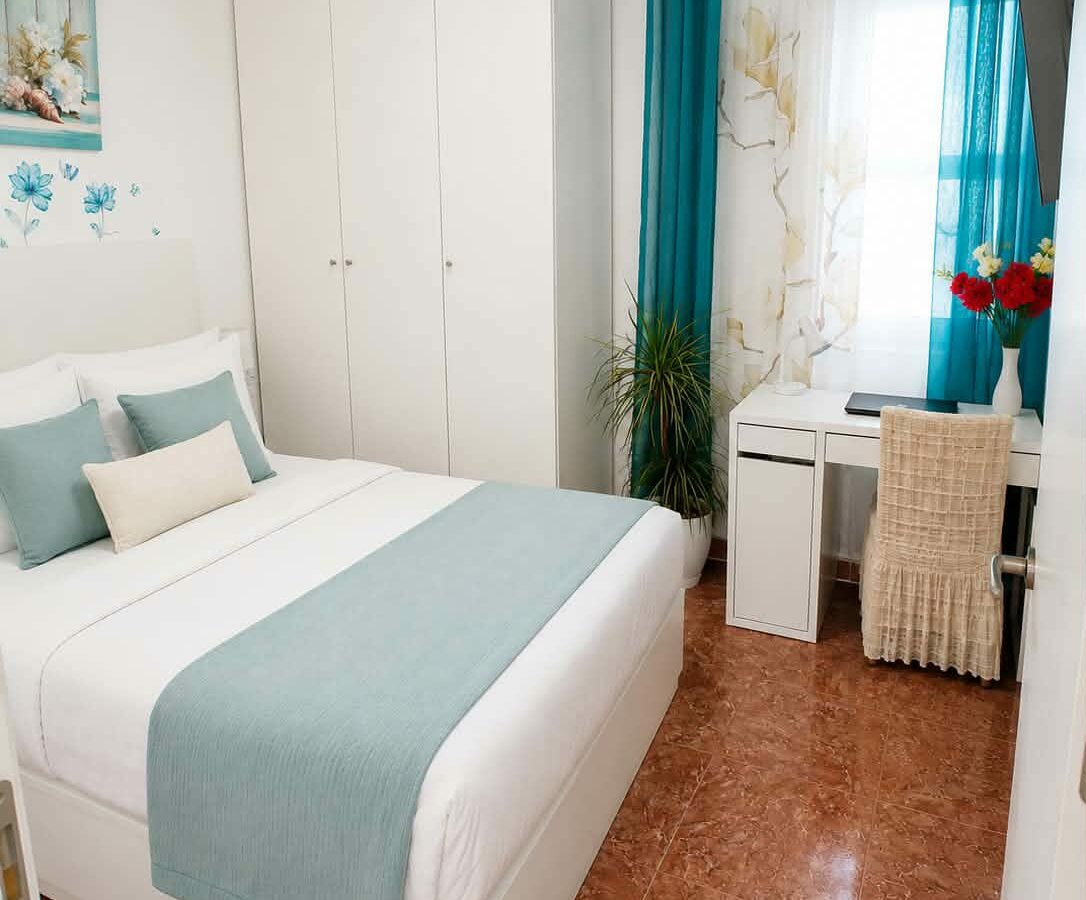 Exceptional Fully Renovated Apartment – Only 1 Minute From The Beach!