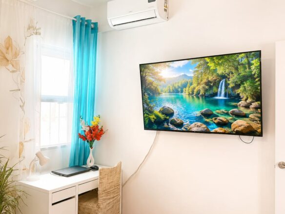 Exceptional Fully Renovated Apartment – Only 1 Minute From The Beach!