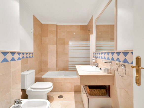 One Of The Best-positioned Three-bedroom Apartments In River Garden · Nueva AndalucÍa