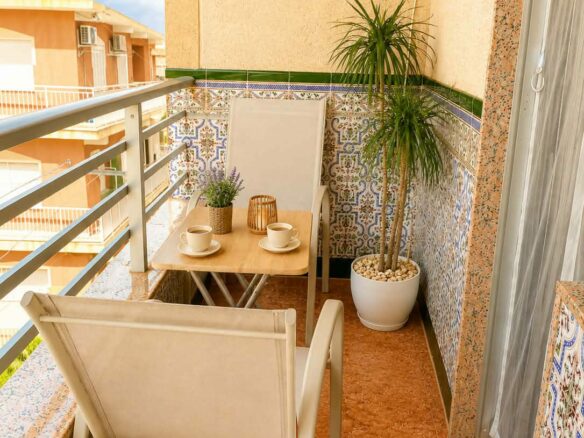 Exceptional Fully Renovated Apartment – Only 1 Minute From The Beach!