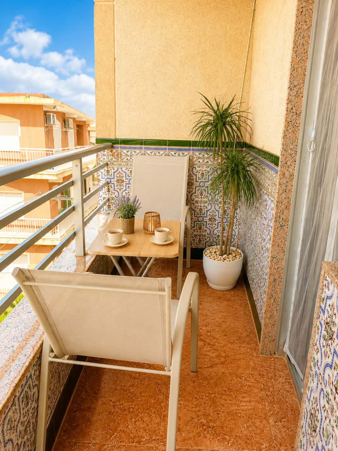 Exceptional Fully Renovated Apartment – Only 1 Minute From The Beach!