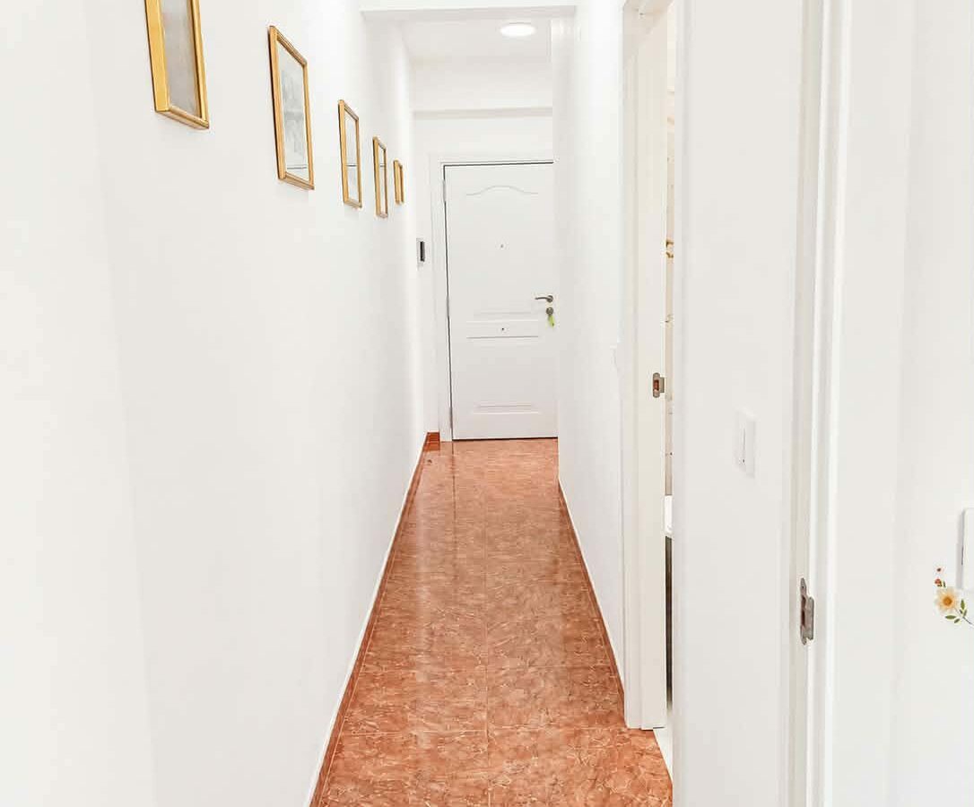 Exceptional Fully Renovated Apartment – Only 1 Minute From The Beach!