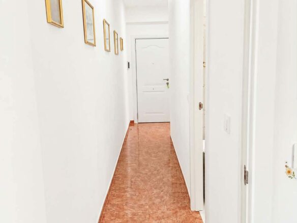 Exceptional Fully Renovated Apartment – Only 1 Minute From The Beach!