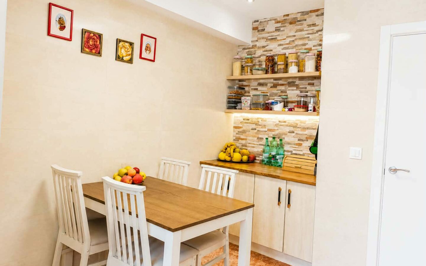 Exceptional Fully Renovated Apartment – Only 1 Minute From The Beach!