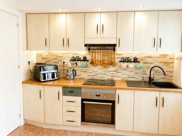 Exceptional Fully Renovated Apartment – Only 1 Minute From The Beach!