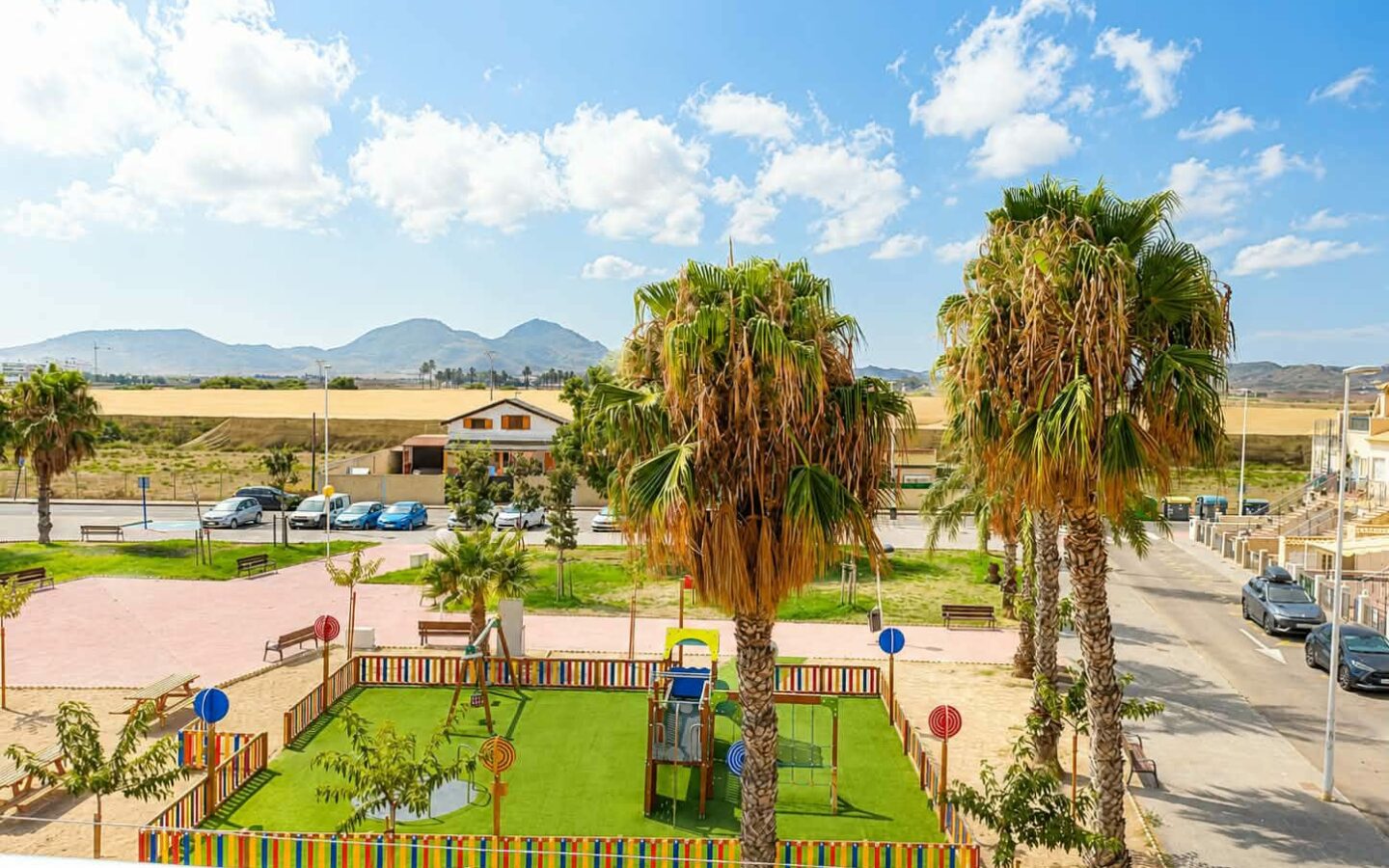 Exceptional Fully Renovated Apartment – Only 1 Minute From The Beach!